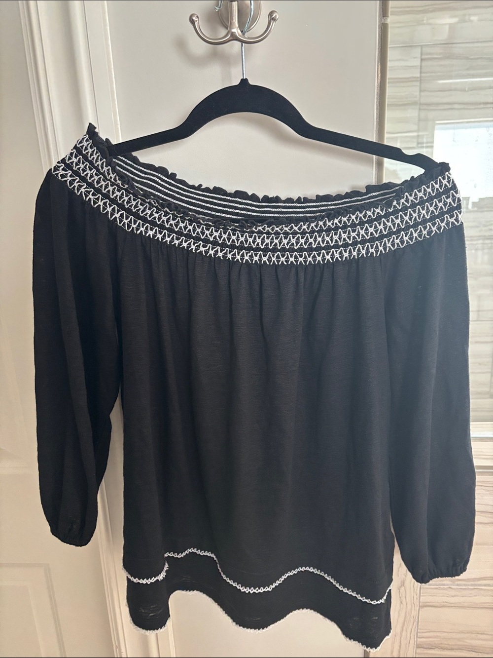 White House Black Off-Shoulder Black Women's Lightweight Top with White Trim